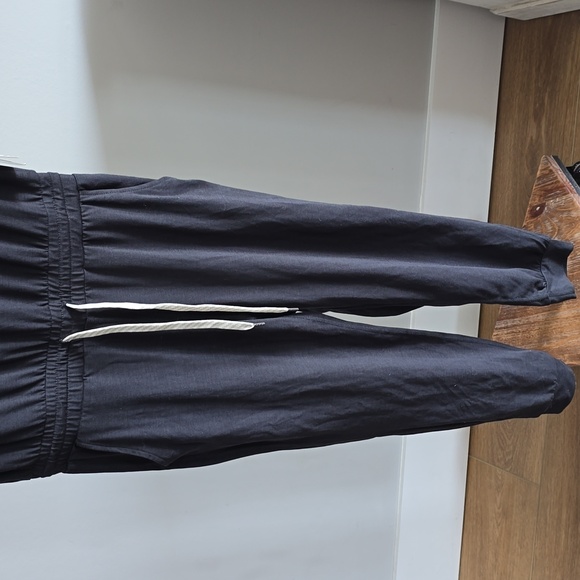 NWT Vuori All Day Romper In Black Size Small - Picture 3 of 9